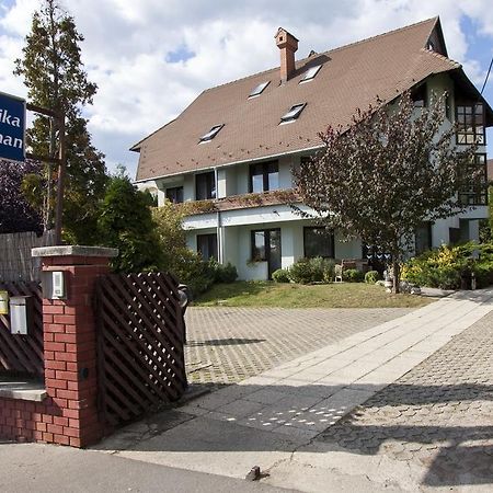 Dominika Apartman Hotel ブダペスト エクステリア 写真
