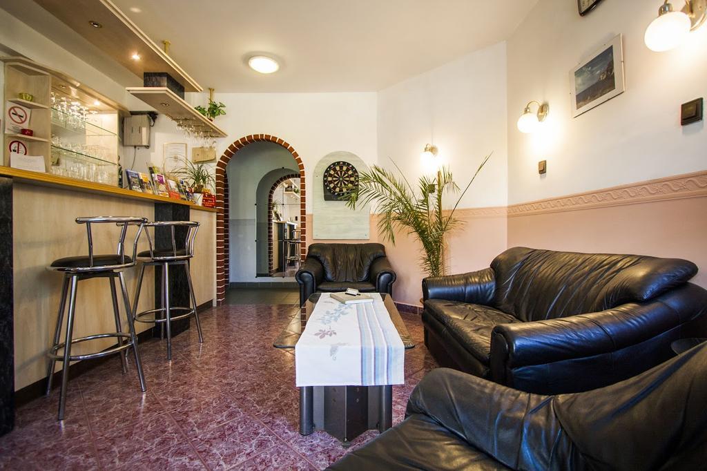 Dominika Apartman Hotel ブダペスト エクステリア 写真