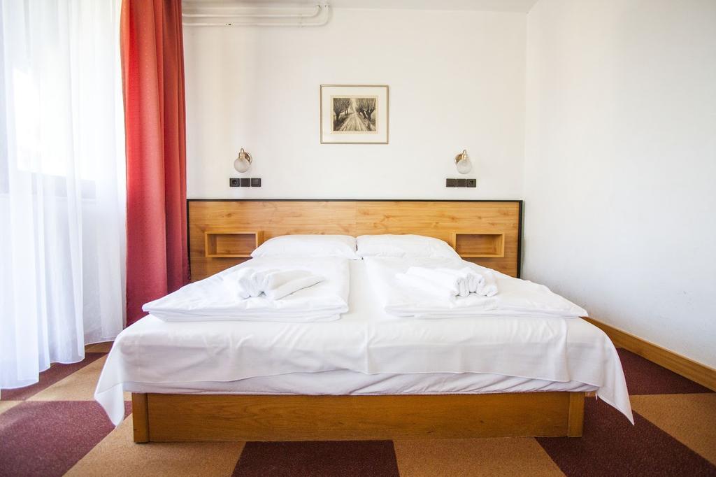 Dominika Apartman Hotel ブダペスト エクステリア 写真