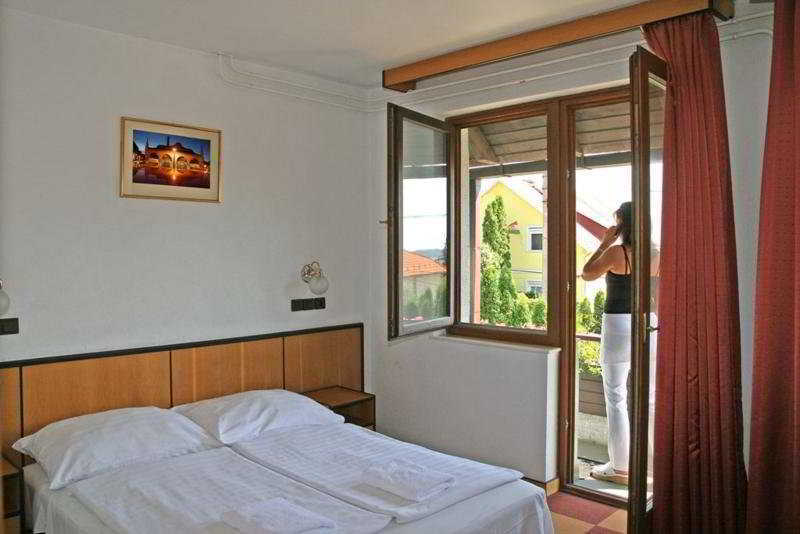 Dominika Apartman Hotel ブダペスト エクステリア 写真